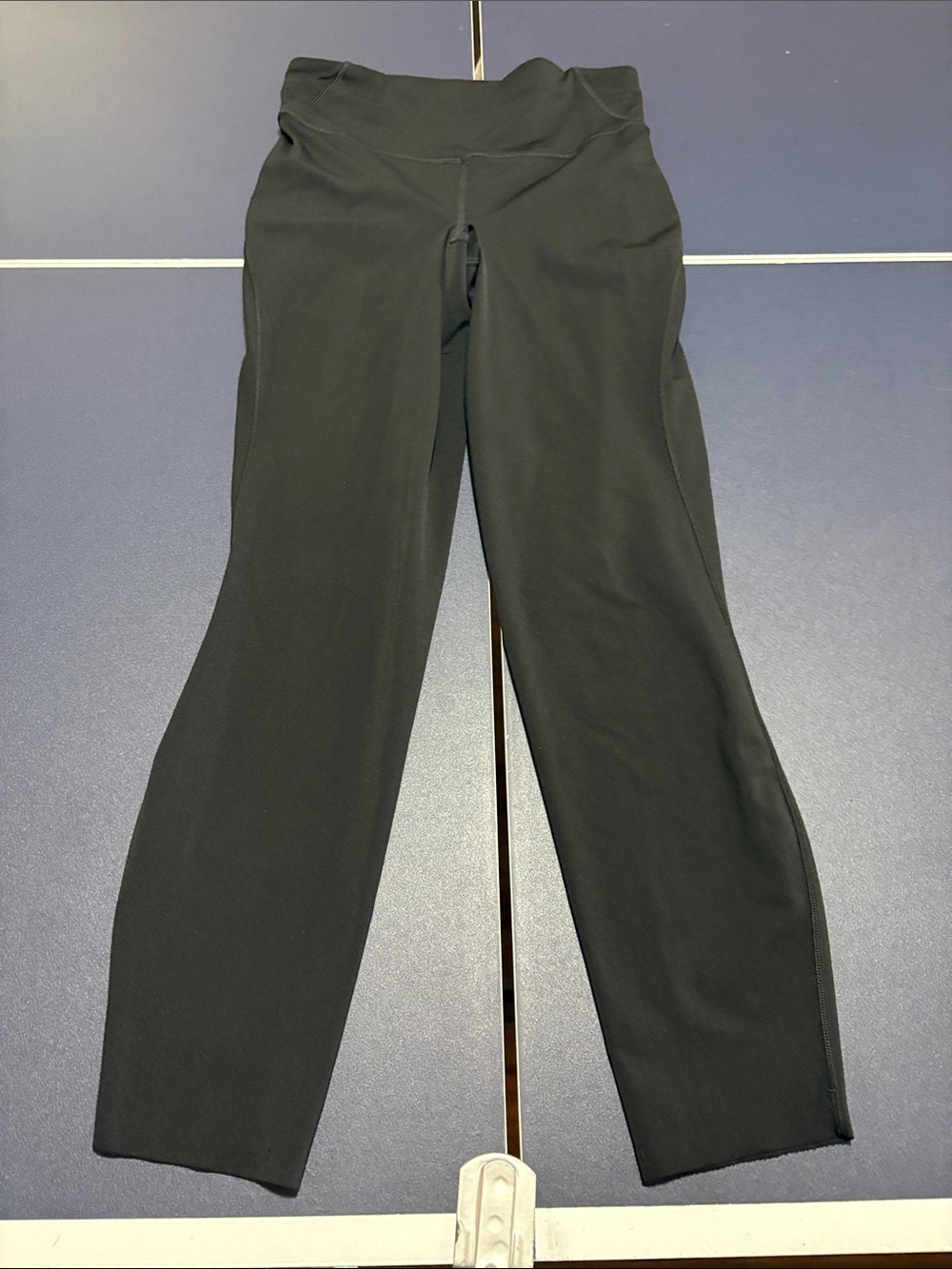 Lululemon women’s size 6 Black High-Waist Athletic Leggings